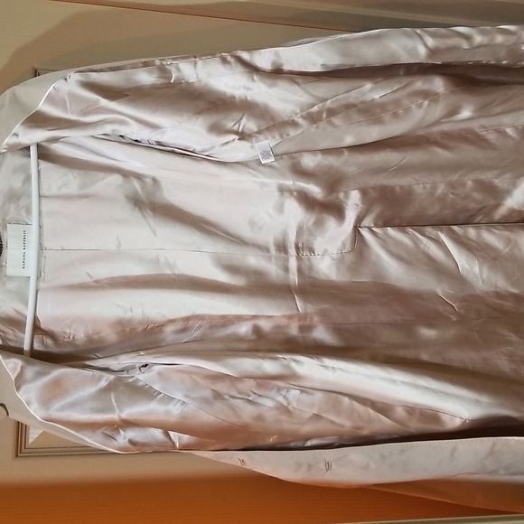 Banana Republic lightweight rain jacket - Picture 6 of 8